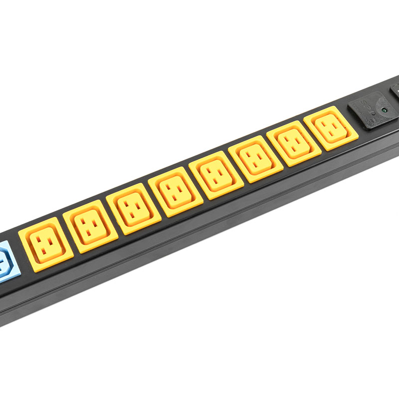 24-منفذ C13x16 C19x8 عمودي رقمي الجهد الحالي متر قواطع SPD بتبديل الرف Pdu